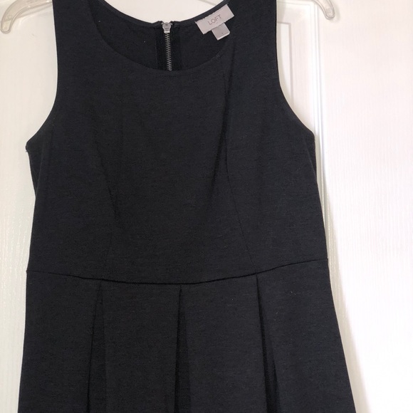 Sleeveless dress - Picture 2 of 5